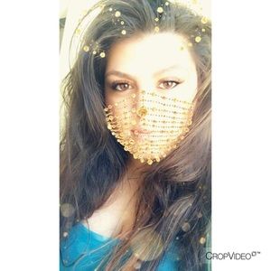 Meet your Posher, Iza